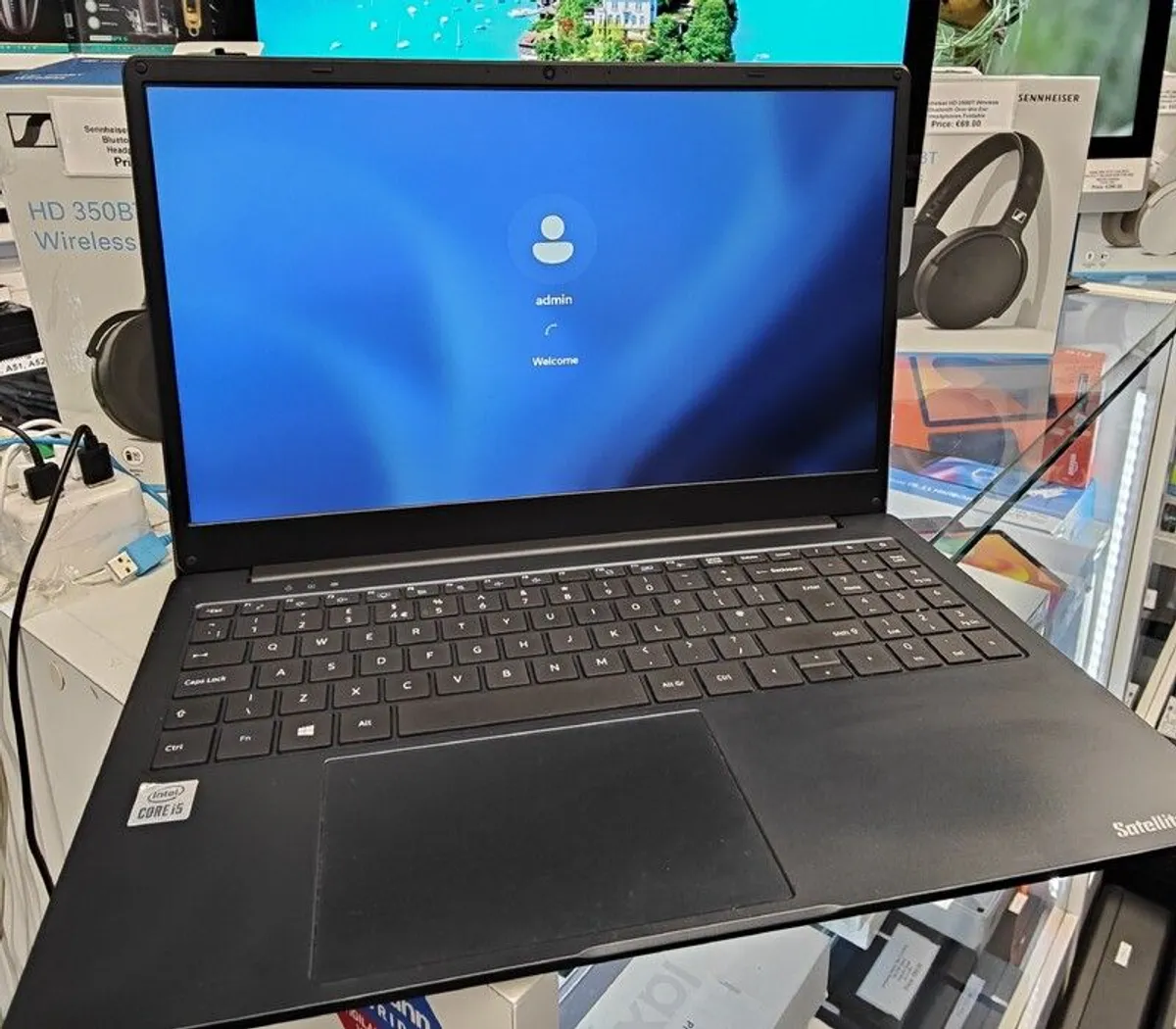 Dynabook Toshiba Satellite Pro C50 15.6" Intel Core i5-1035G1 (10th Gen) 8GB RAM - 512 GB SSD Windows 11 Pro - Image 2