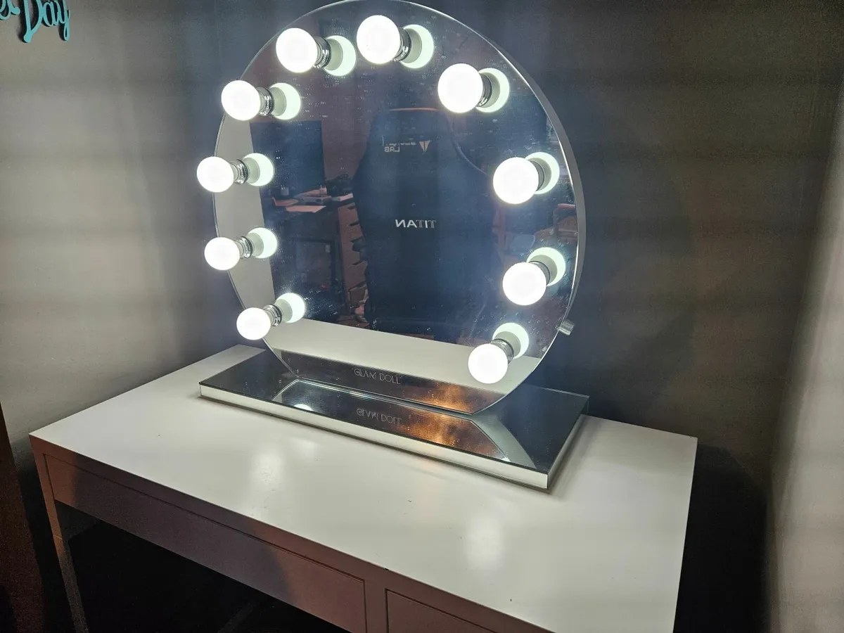 GlamDoll Hollywood Mirror - Image 1