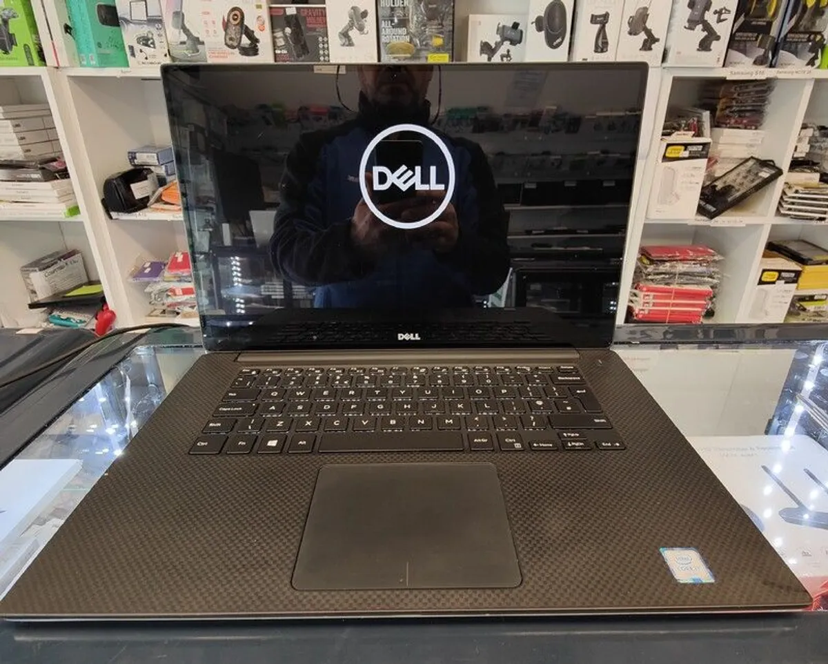 4K Dell Precision 5520 15.6" Intel i7-6820HQ 2.70GHz 16GB RAM 500GB SSD Win11 Pro, HD Graphics 530 NVIDIA Quadro M1200 (Touch Screen) - Image 2