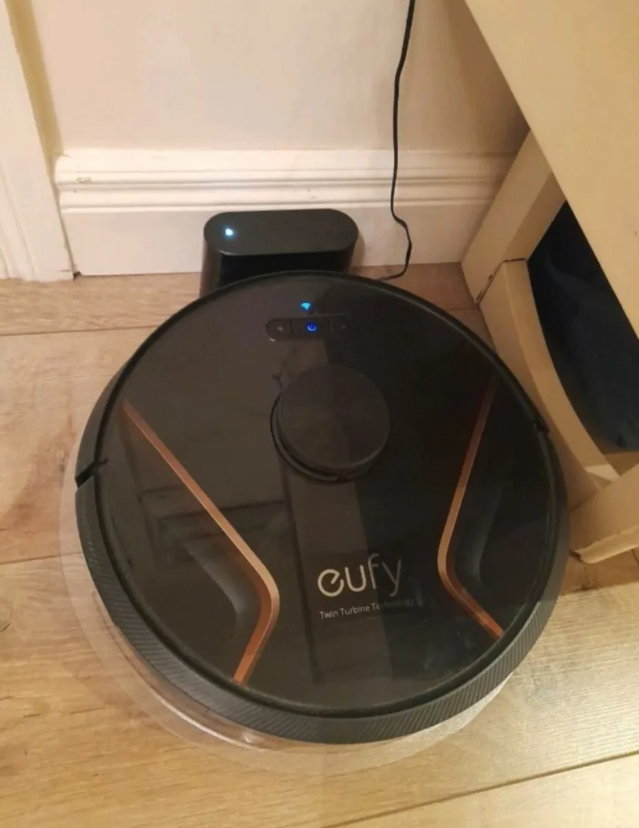 Eufy robot vacuum mop x8 hybrid - Image 1