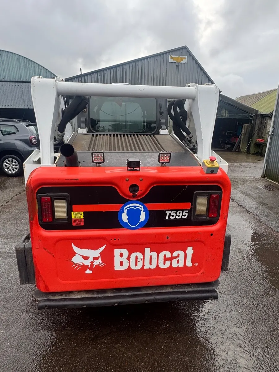 Skid steer - Image 1