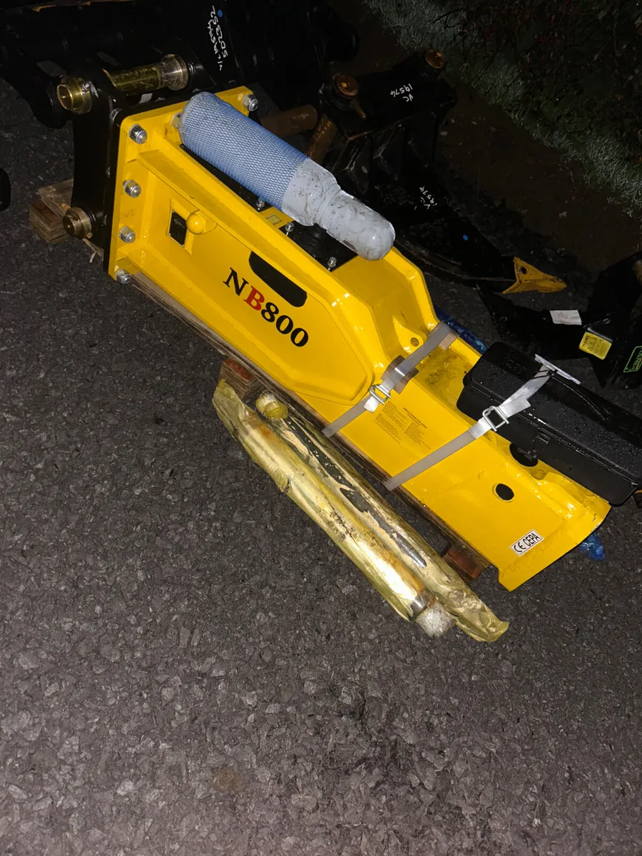 Unused Rock breakers to suit 0.8t -13t 👌👌 - Image 3