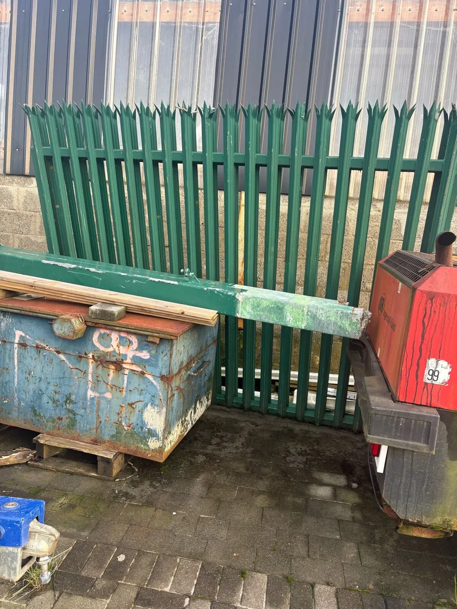 Land lever tractor forklift security gates and pos - Image 4