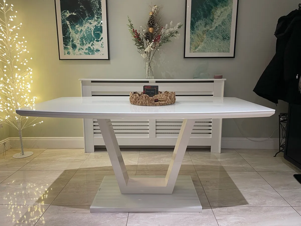 Kitchen Table - Image 1