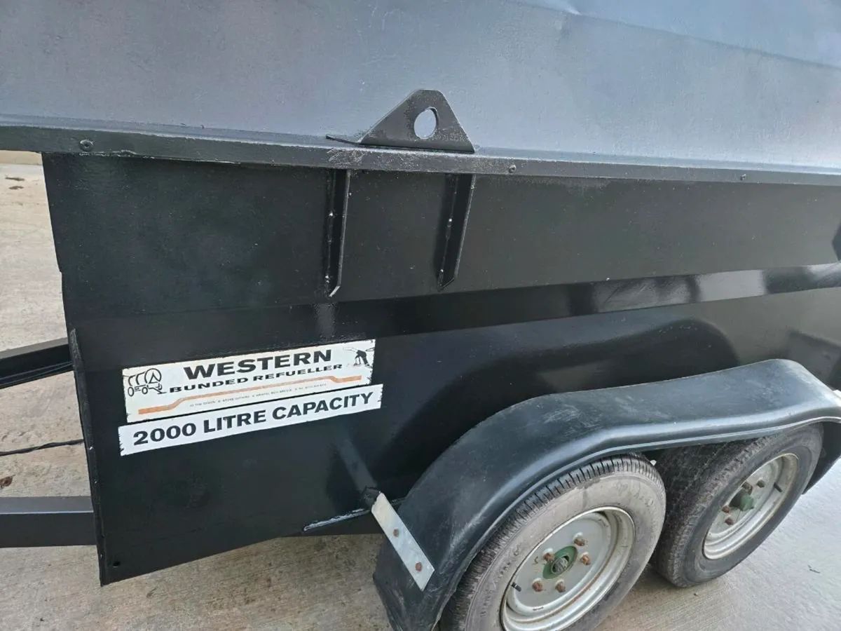 Fuel bowser - Image 4