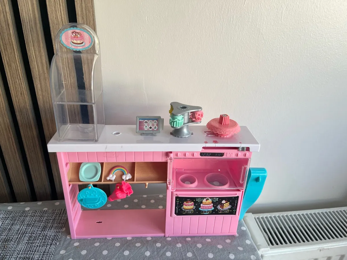 Barbie cake bakery playset - Image 1