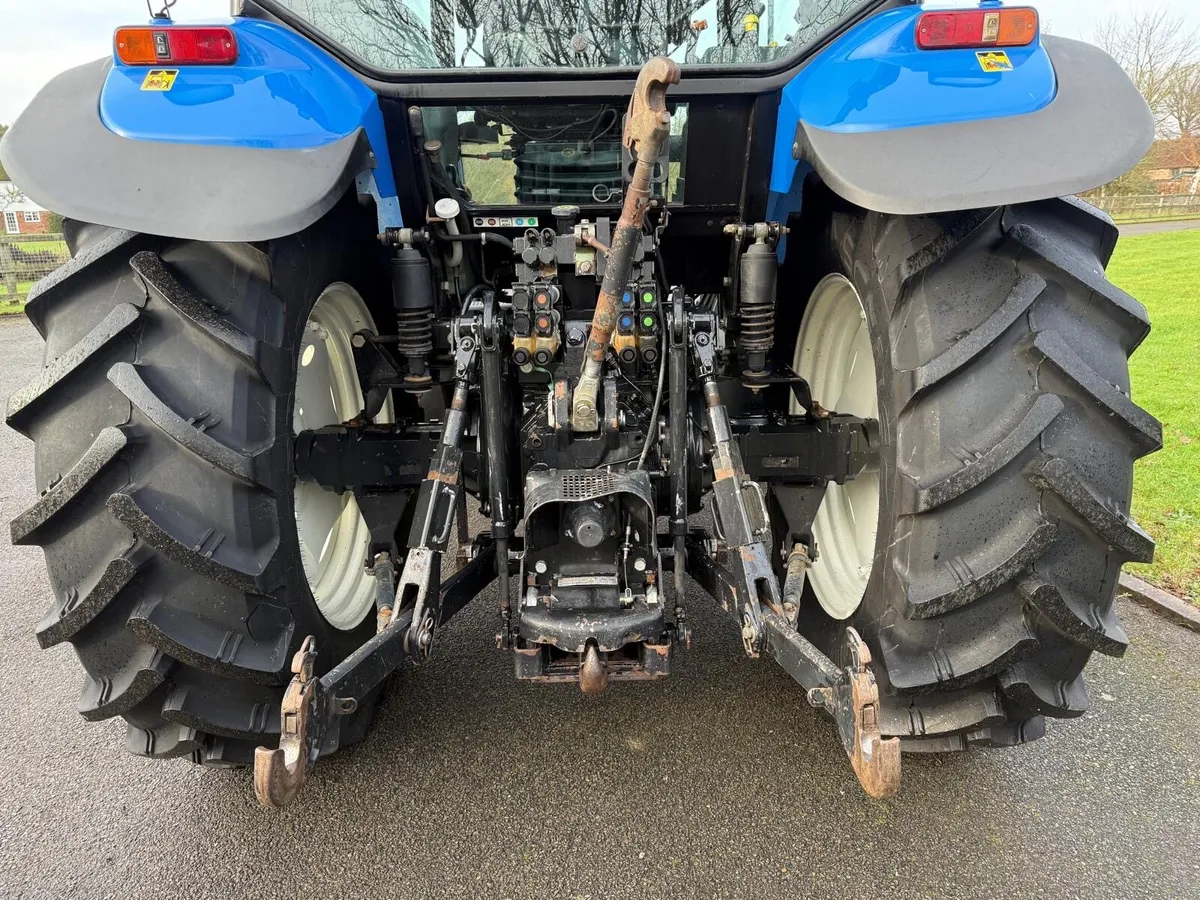 New Holland TM 130 - Image 2