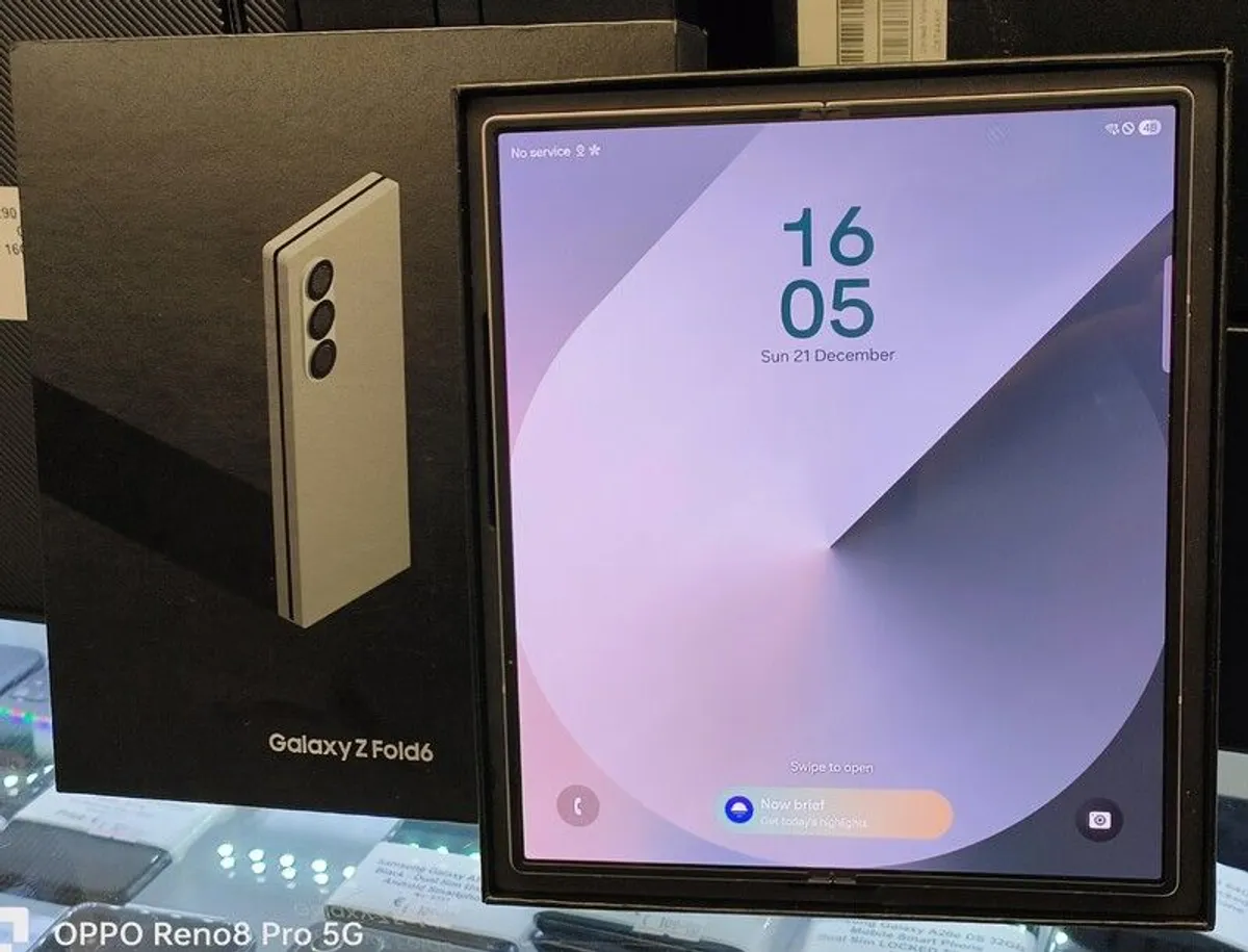 Samsung Galaxy Z Fold 6 12GB/ 256GB Dual Sim Unlocked Silver Shadow Grade A+ - Image 3