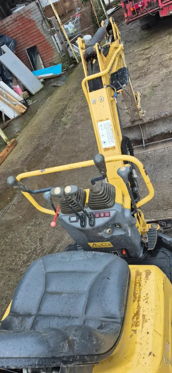 mini digger Yanmar - Image 4