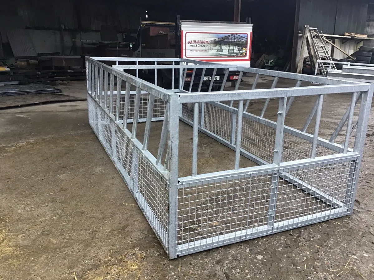 Calf huts  easy to move around - Image 2