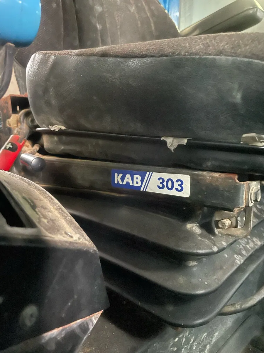 Ford tractor seat - Image 1