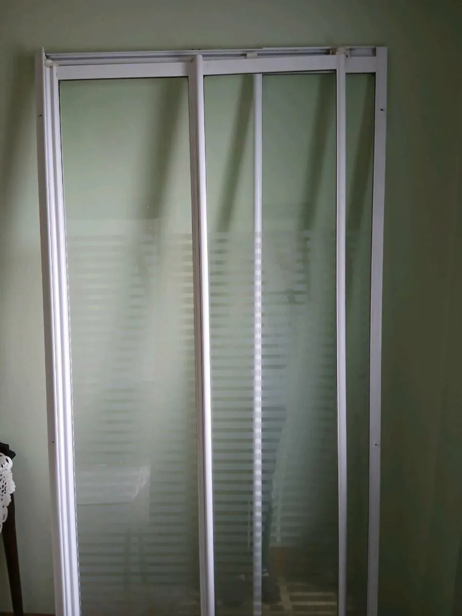 Shower door - Image 1