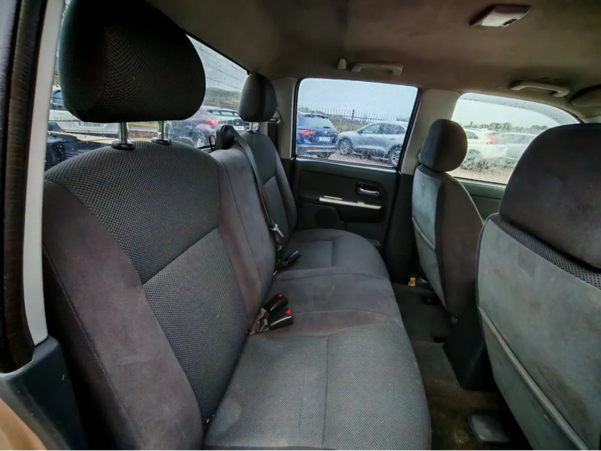 ISUZU D-MAX TWIN CAB - Image 4