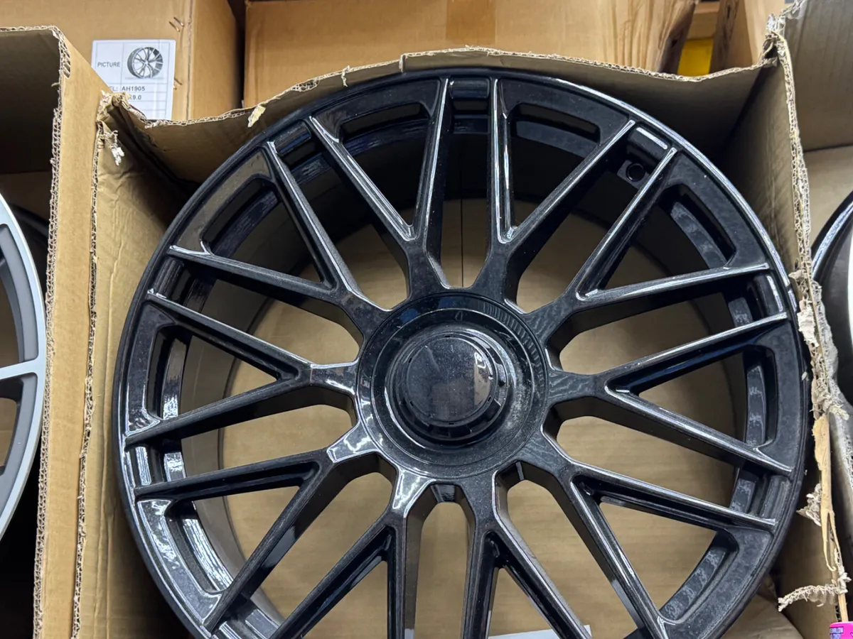 20” gloss black Mercedes c e class