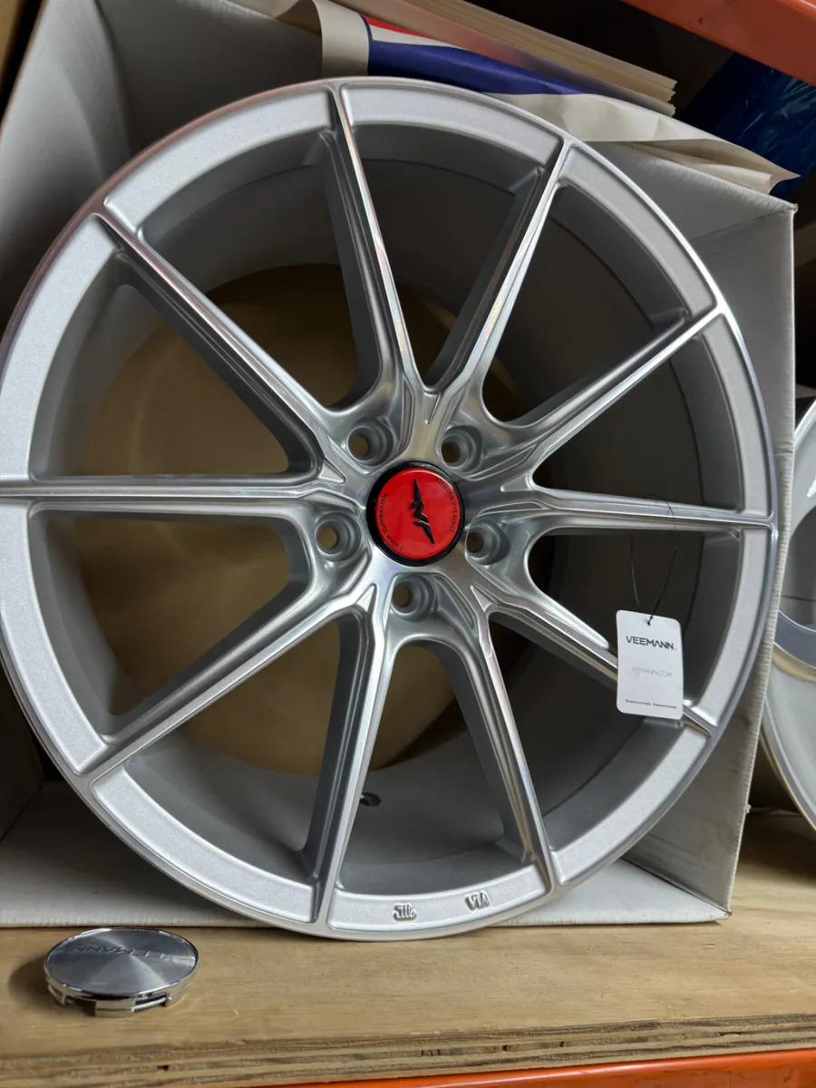 18” veemann 9.0” concave 5x112