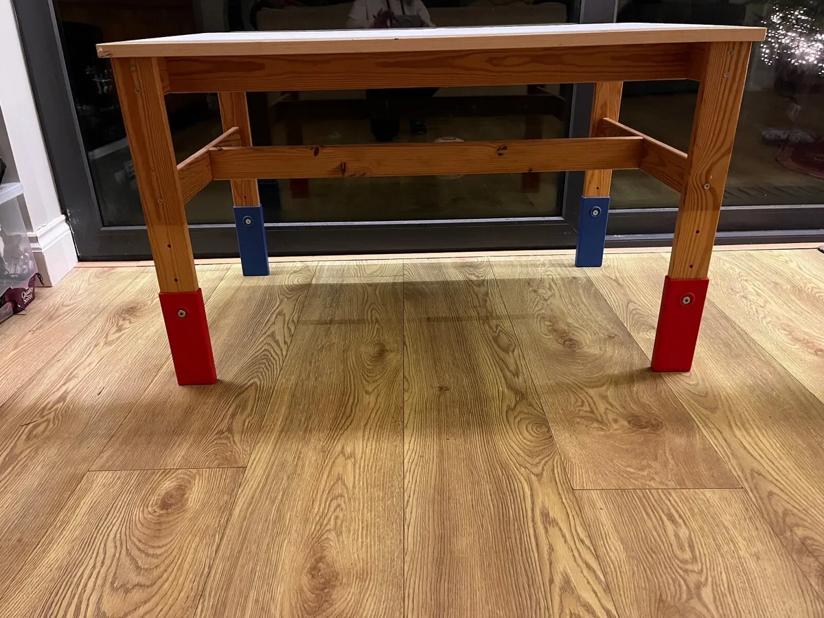 Kids table - Image 3