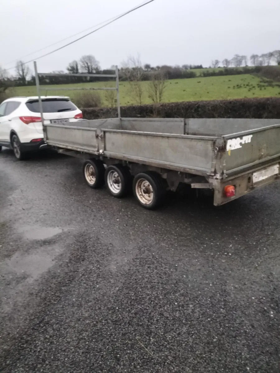 14x7 flat trailer - Image 1