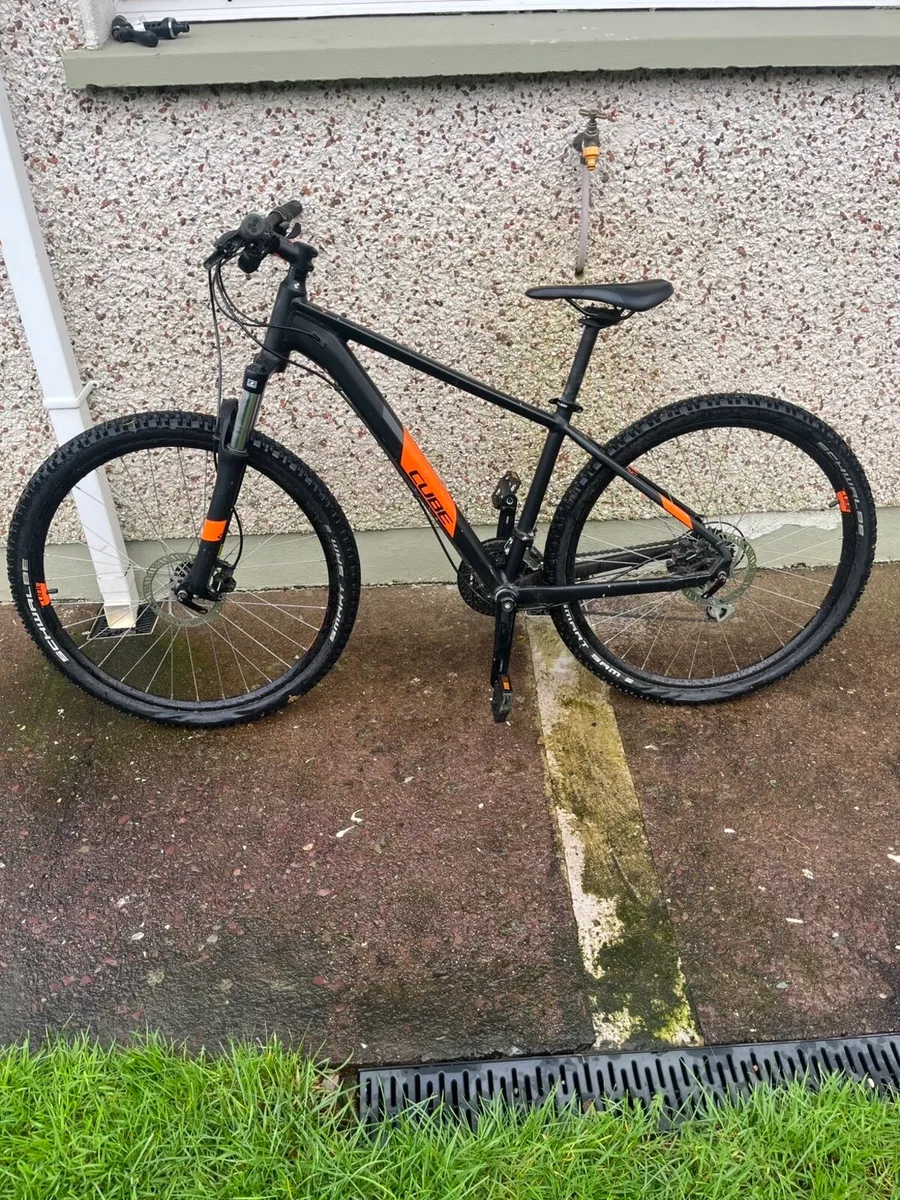 Mountain bike - Image 1