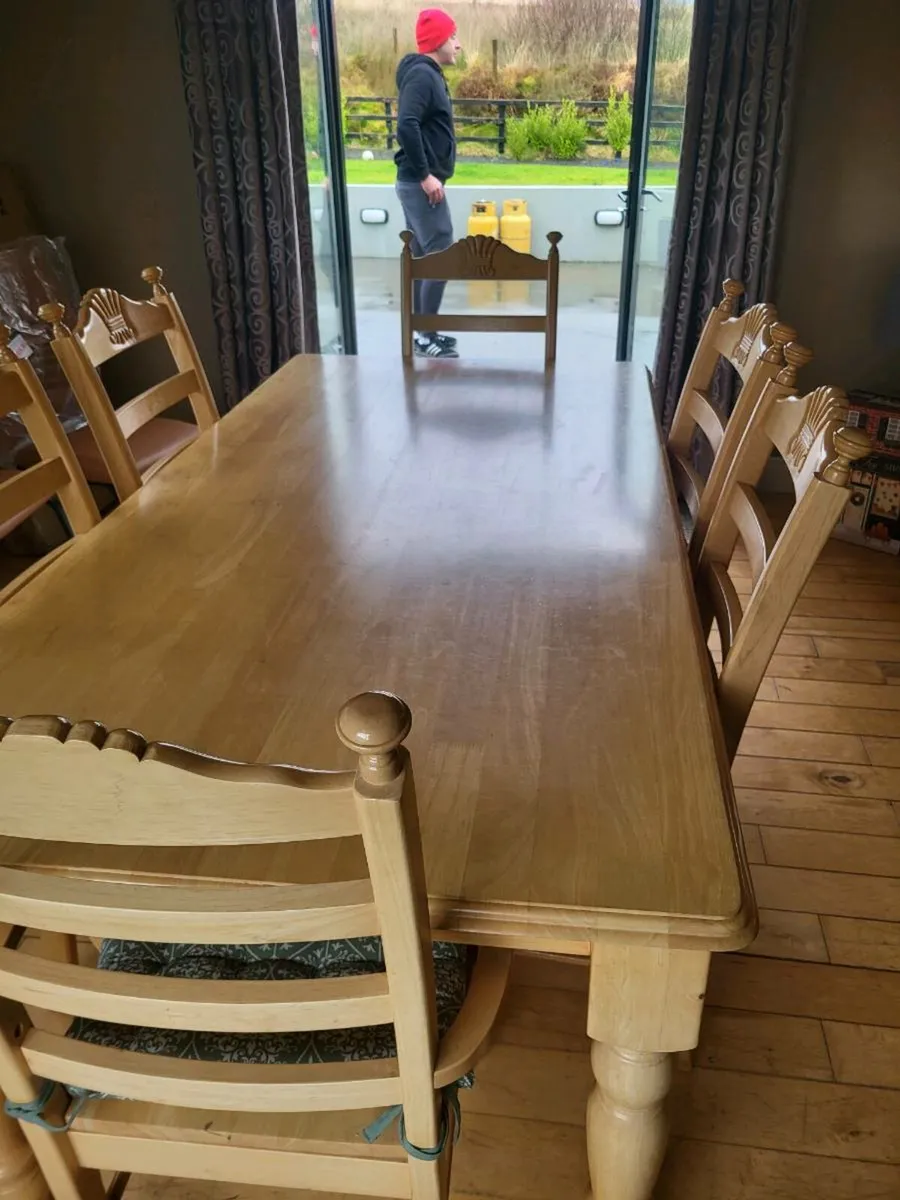 Dinning room table and chairs - Image 2