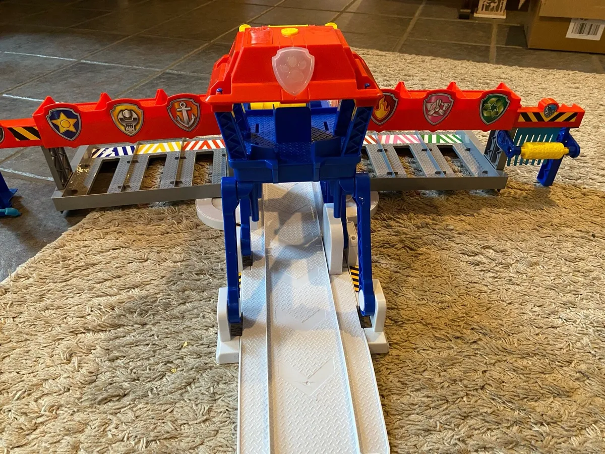 Large Paw Patrol toys - Image 2