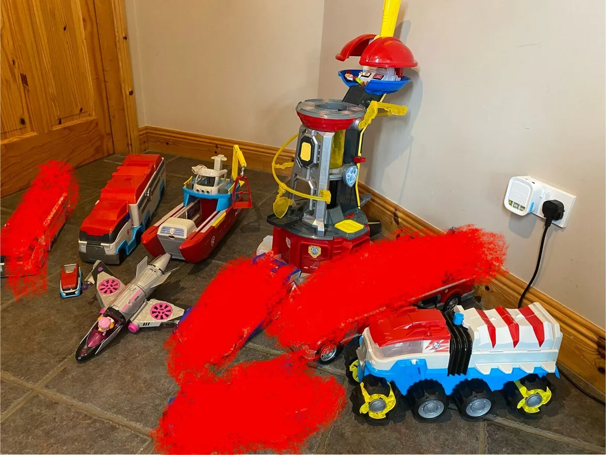 Large Paw Patrol toys - Image 1