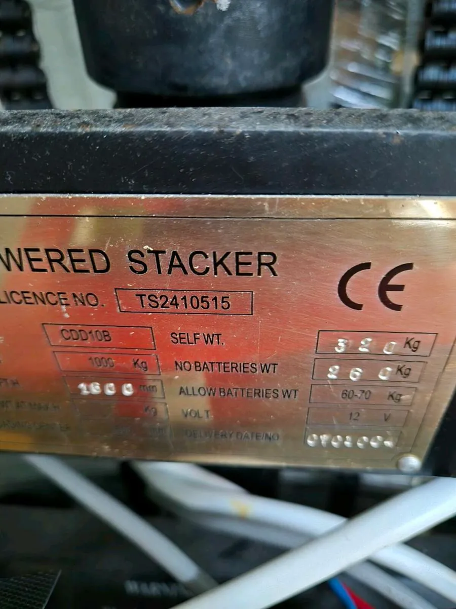 Electric stackers. - Image 2