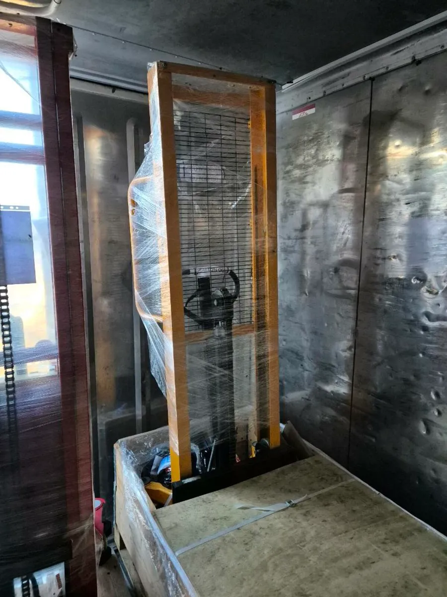 Electric stackers. - Image 4