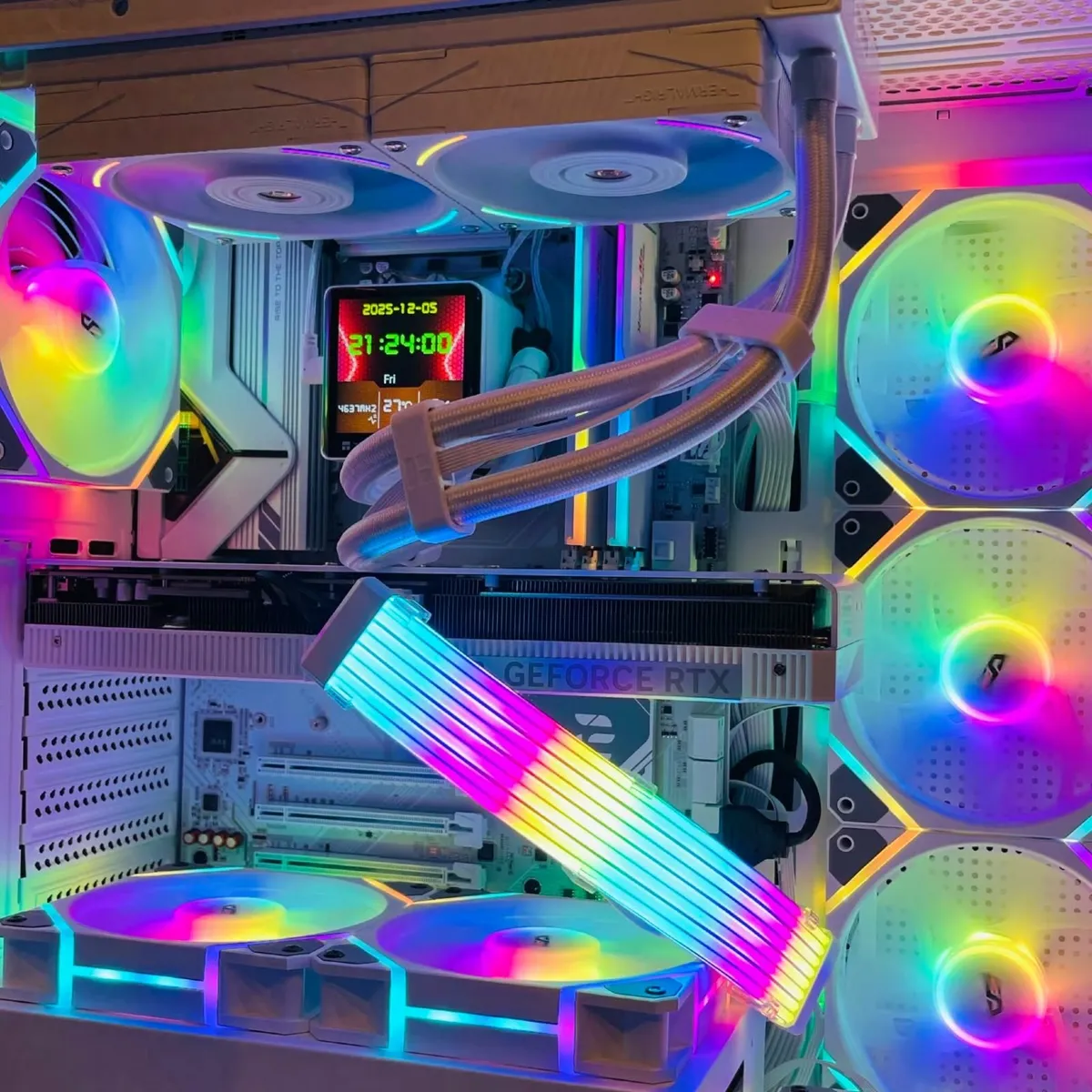 PC Gaming Ryzen 7 9800X3D, RTX 5070 Ti, 64GB DDR5 - Image 3