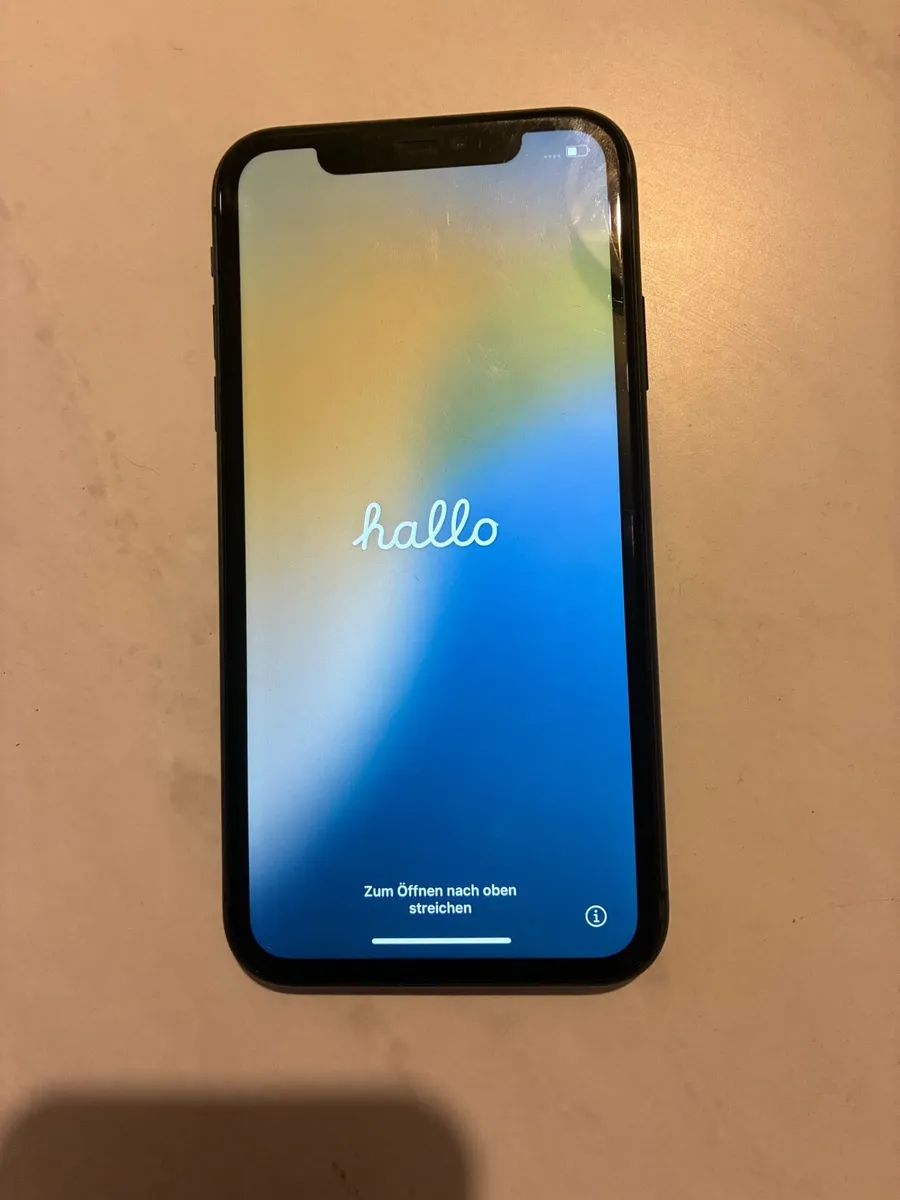 iPhone 11 - Image 1