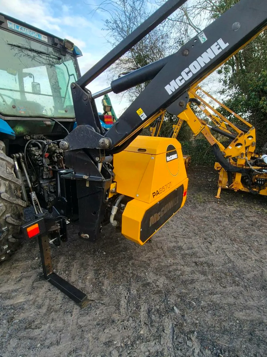 Mcconnel PA6570T Hedgecutter - Image 3
