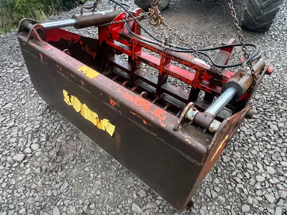 Wylie 1.5 metre shear grab Kramer brackets - Image 3