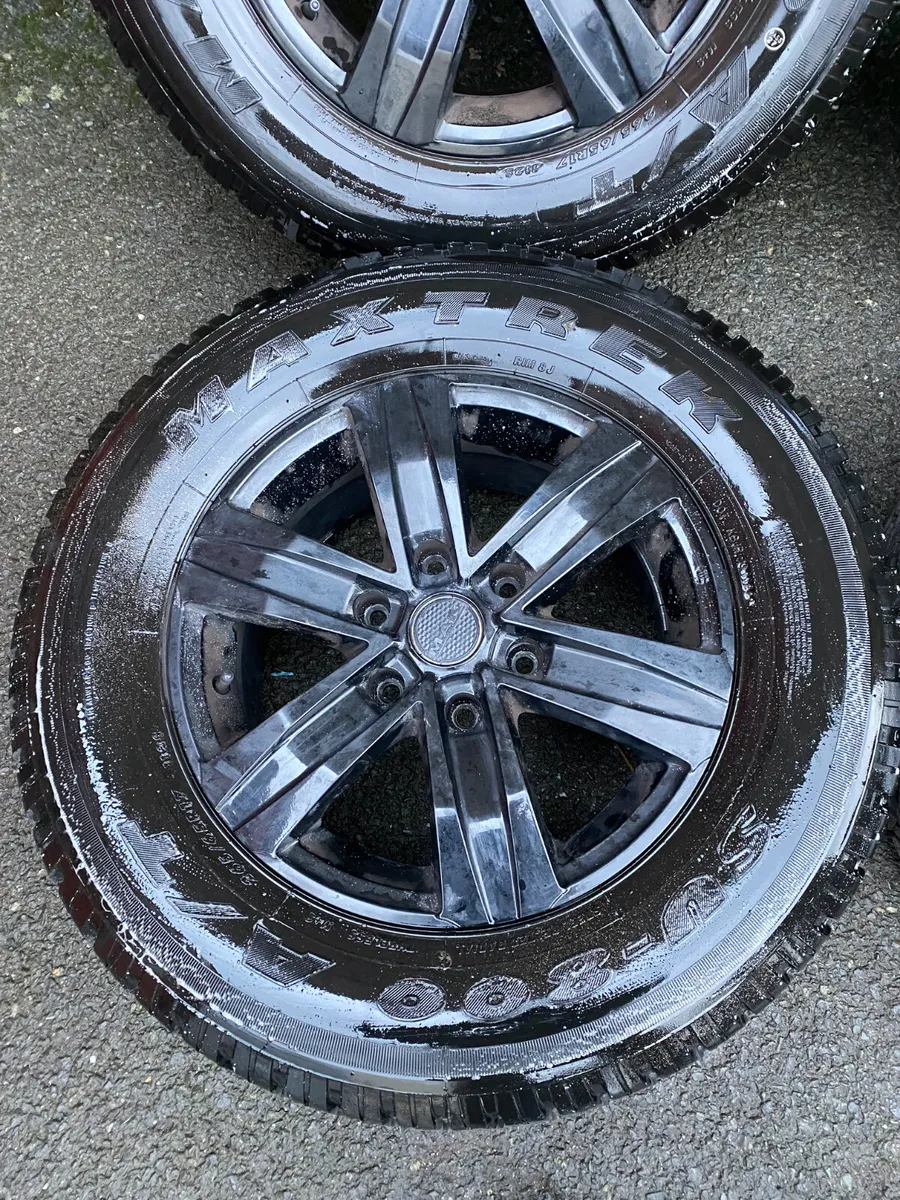 Mitsubishi Pajero   17 inch  alloy wheels & A/T - Image 3