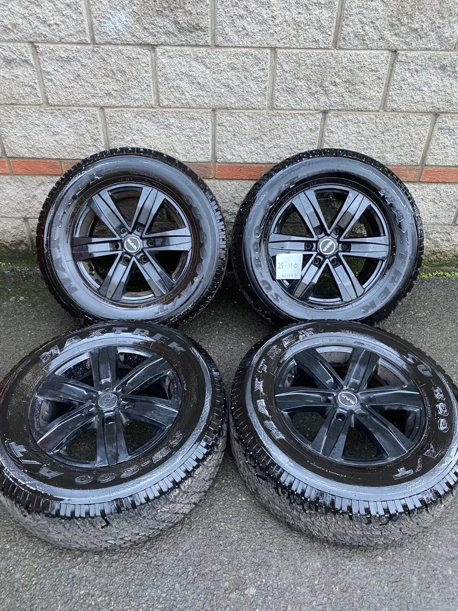 Mitsubishi Pajero   17 inch  alloy wheels & A/T - Image 1