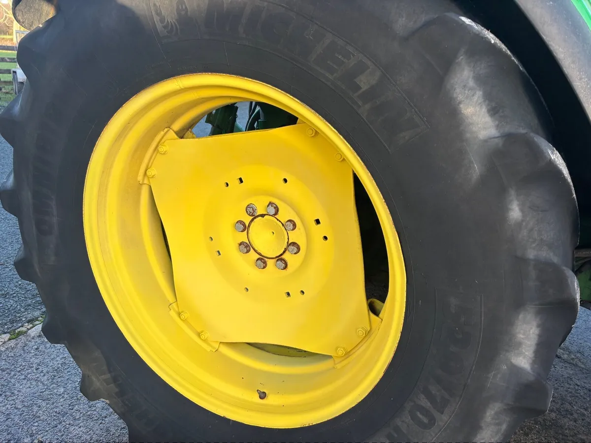 05,JOHN DEERE 6220 c/w JD LOADER - Image 3