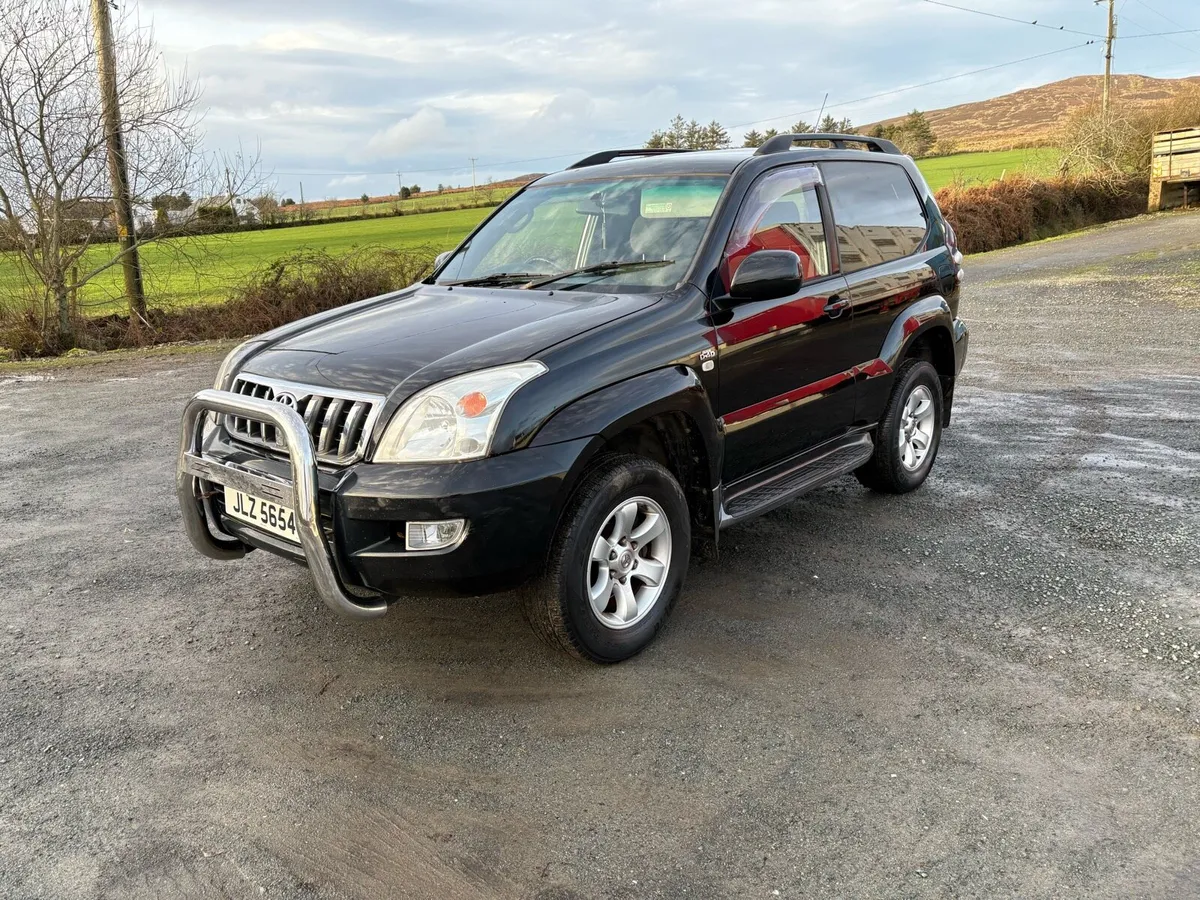 2005 Toyota Land Cruiser - Image 1