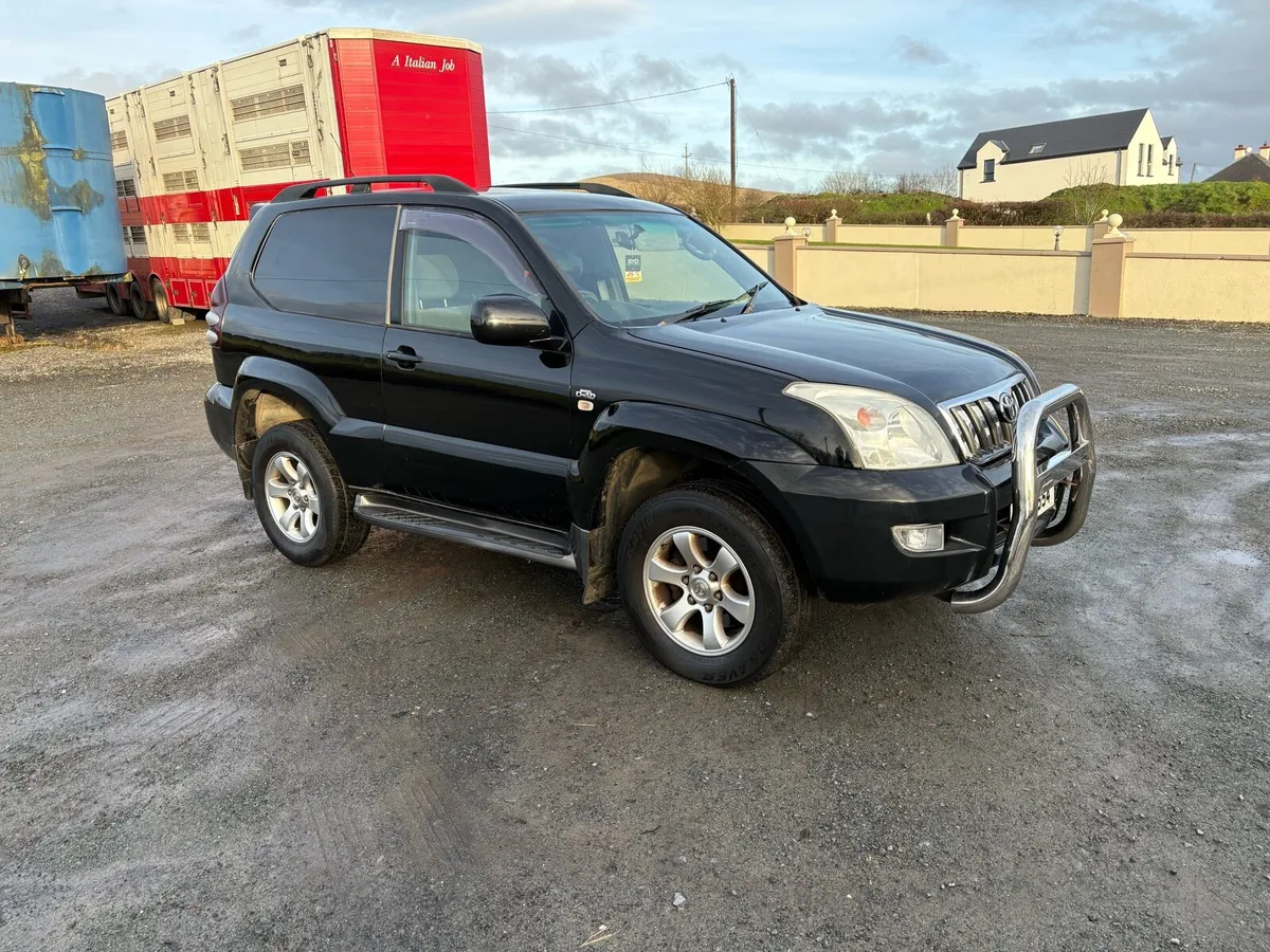 2005 Toyota Land Cruiser - Image 3