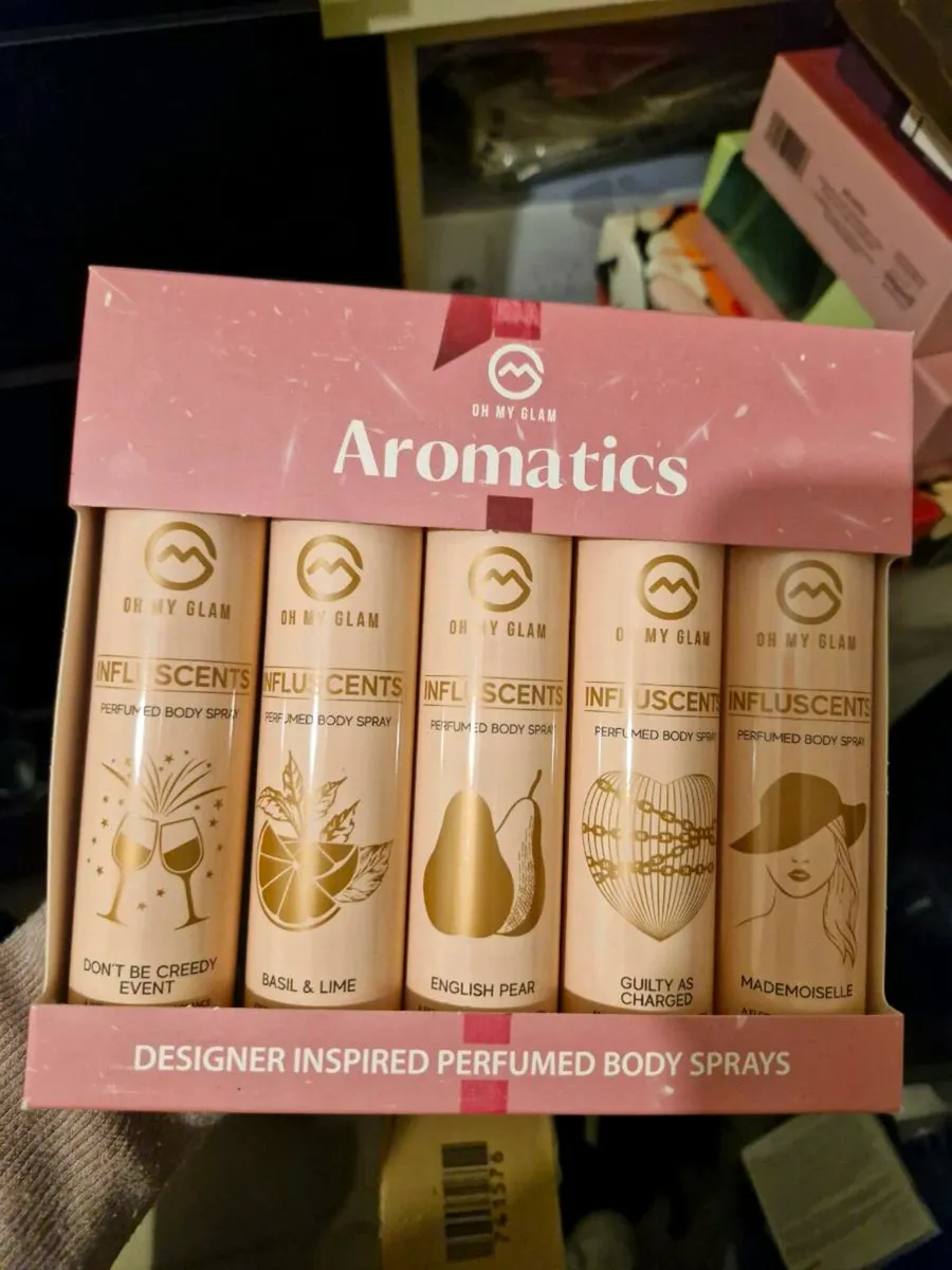 Selection of beauty sets - Image 1