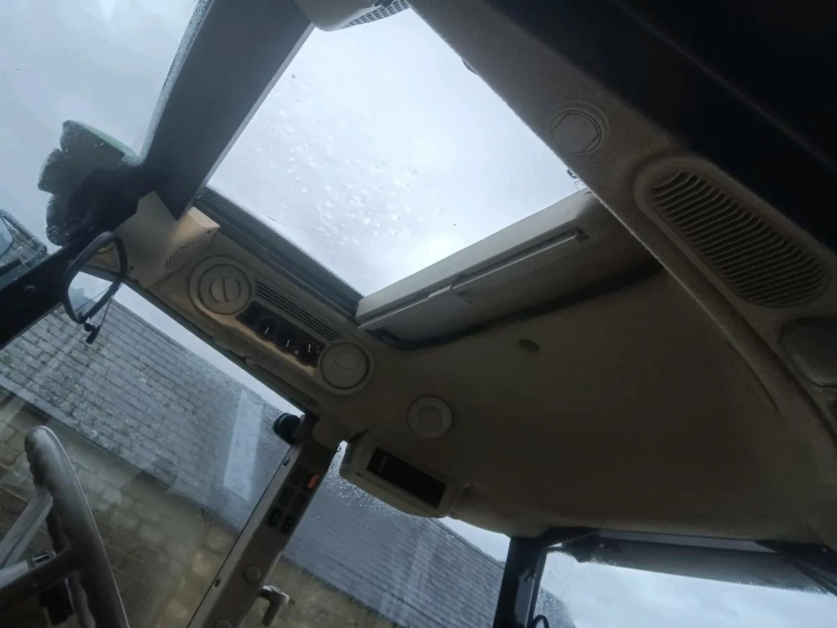 John deee 5125R - Image 4