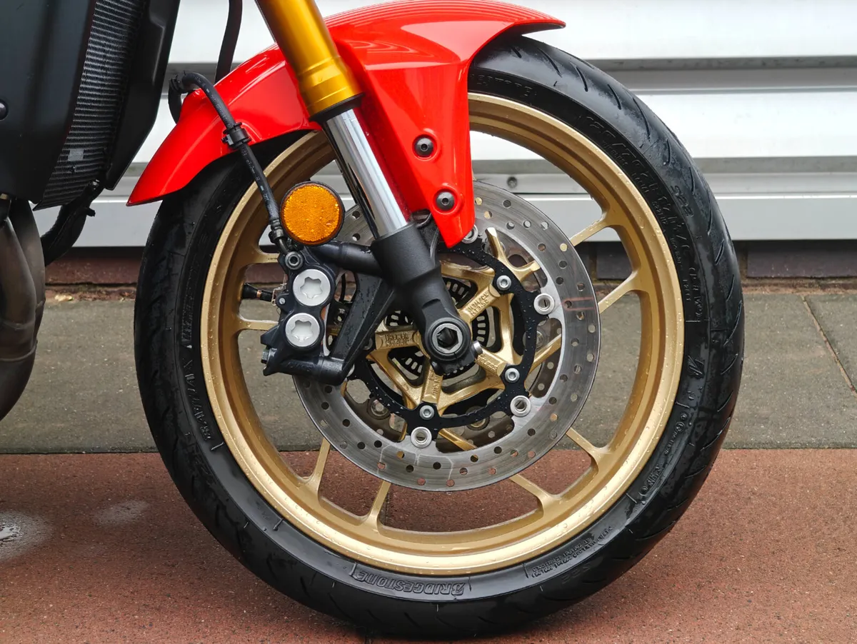 YAMAHA XSR 900 - Image 4