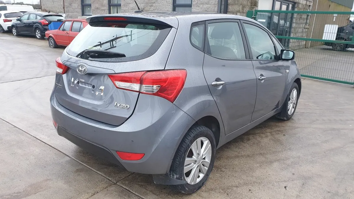 *For parts* Hyundai ix20 1.6 petrol auto (2014) - Image 2