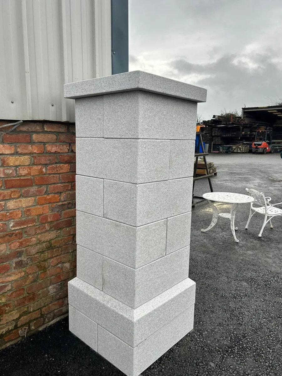 Granite Entrance Pillars - Image 3