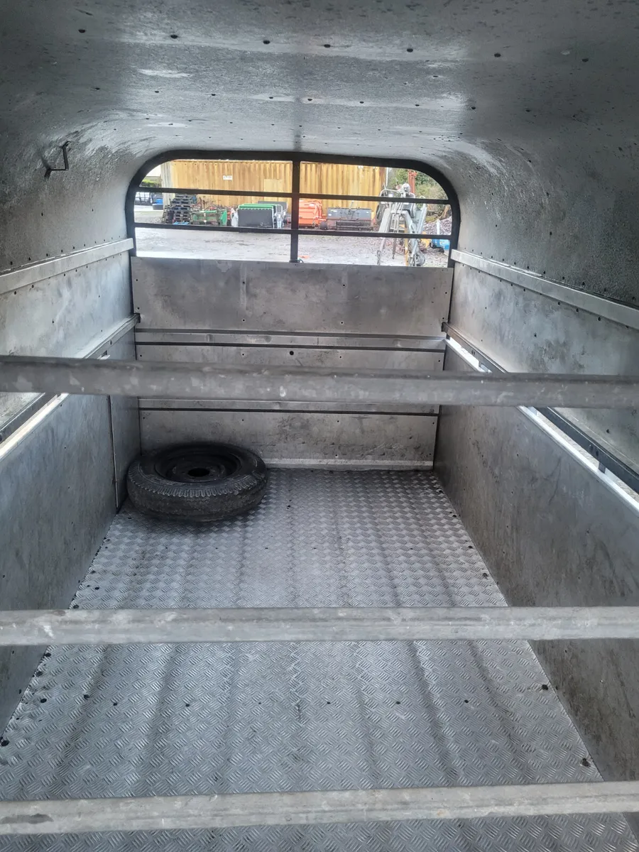 Murphy 12ft x 5ft 10 Cow Box - Image 2