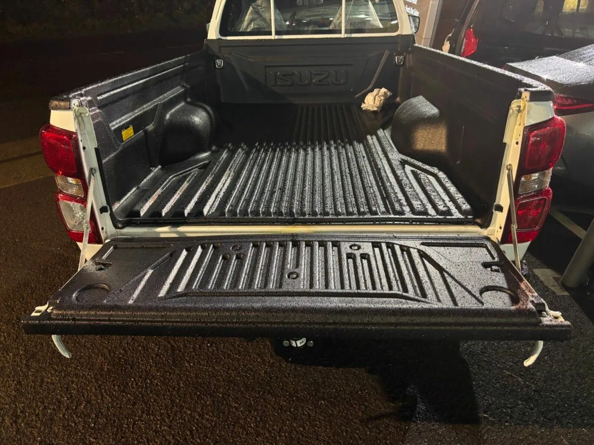Isuzu D-Max SINGLE CAB - Image 4
