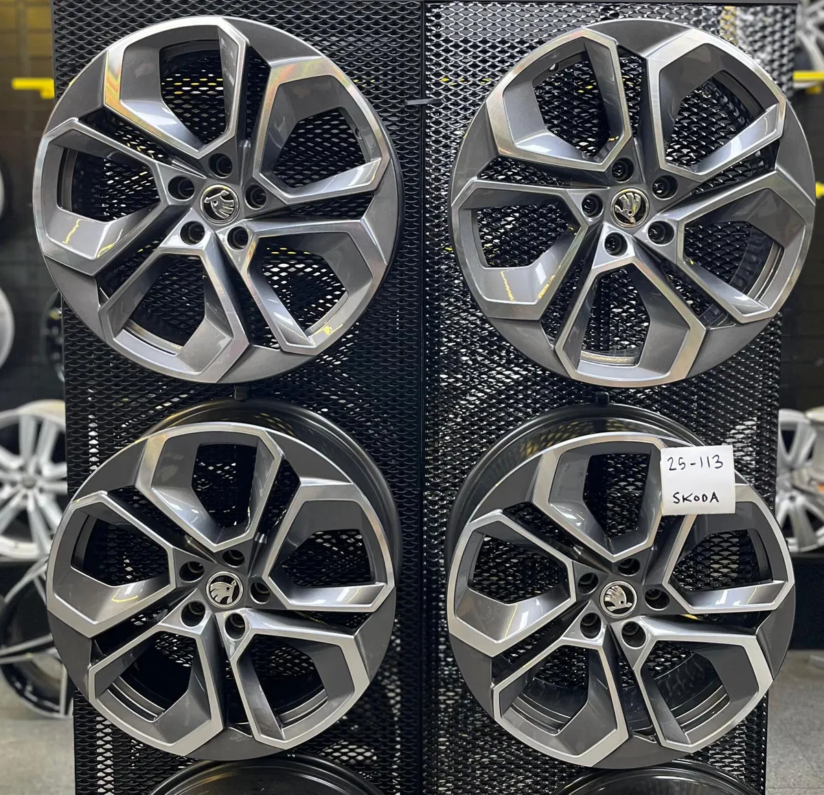 Skoda VRS original 19 inch alloy wheels - Image 1