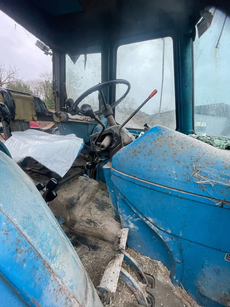 7610 tractor - Image 3