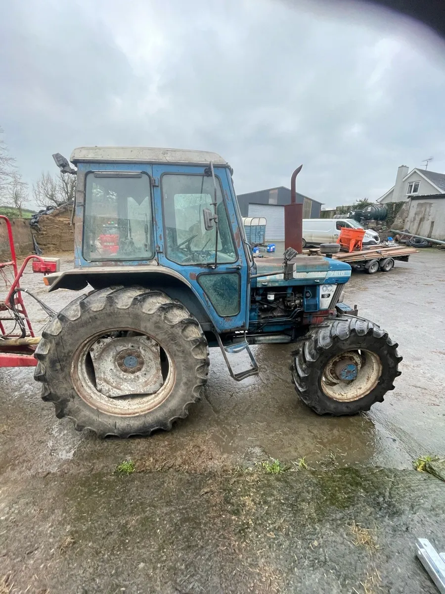 7610 tractor - Image 2