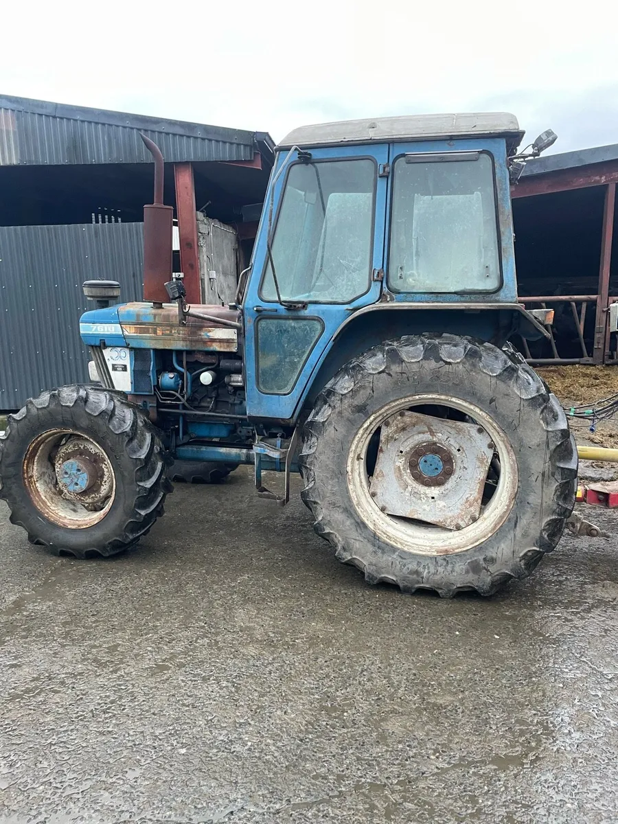 7610 tractor - Image 2