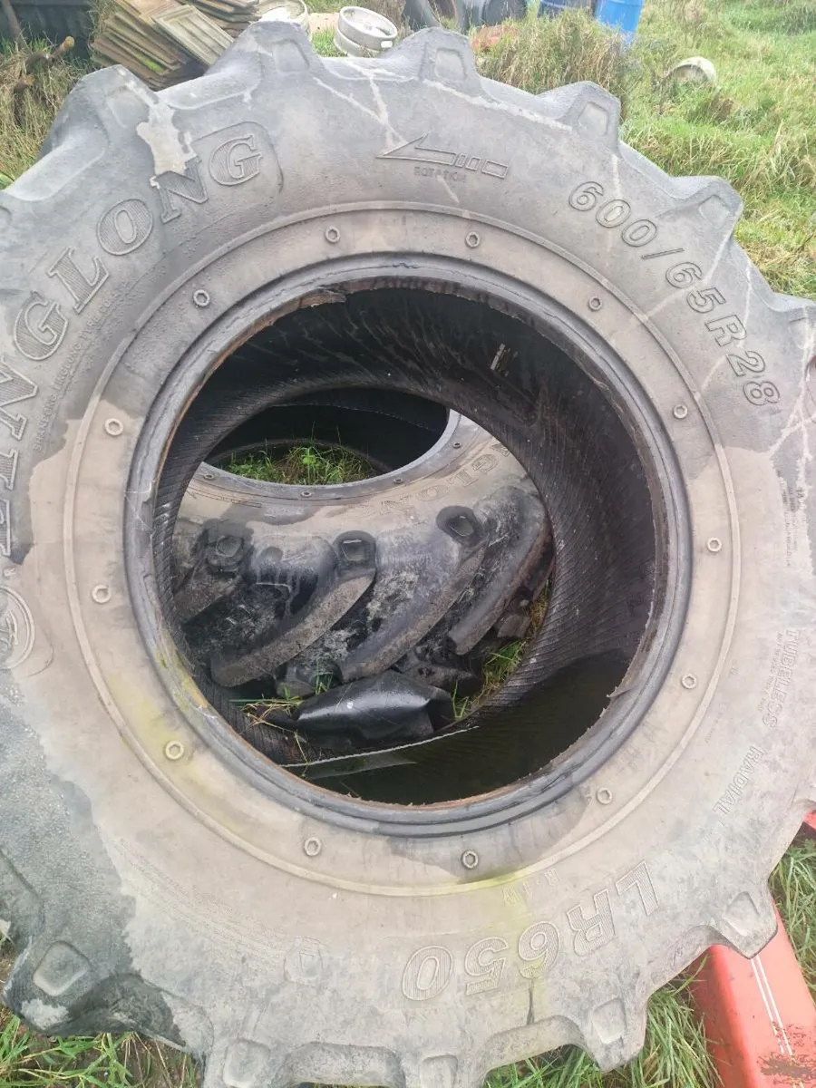 600 65 28 tractor tyres for sale - Image 3