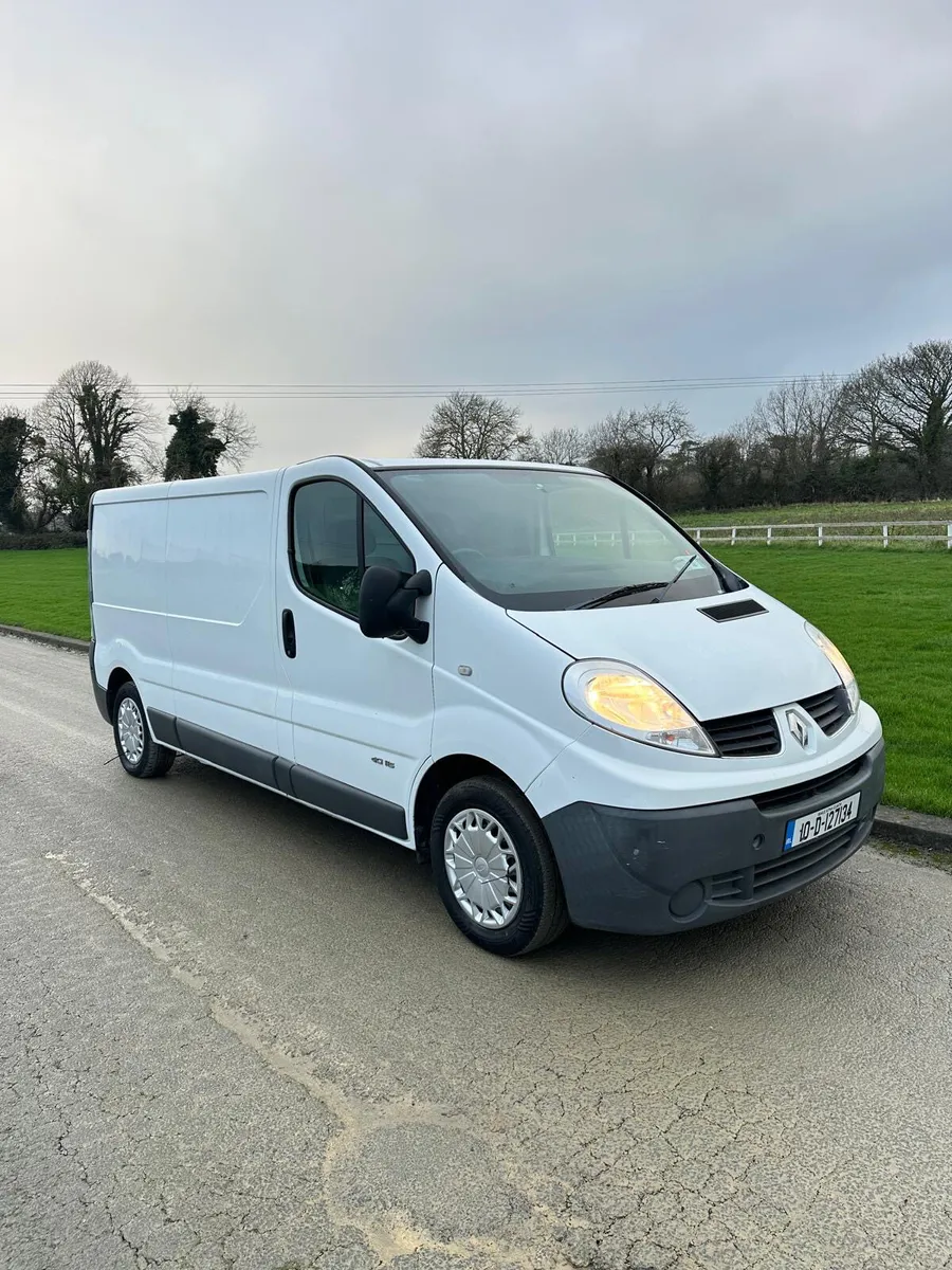Renault Trafic 2010 Cvrt 3/2026 A/C - Image 1