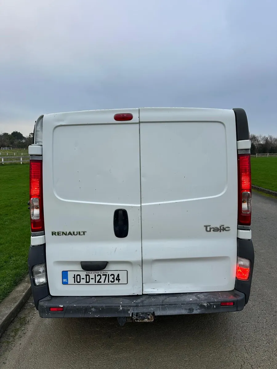 Renault Trafic 2010 Cvrt 3/2026 A/C - Image 3